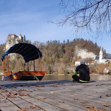 Cozy In The Center Of By The #1 Bled