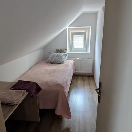 Homestay szállás Cozy In The Center Of By The #1