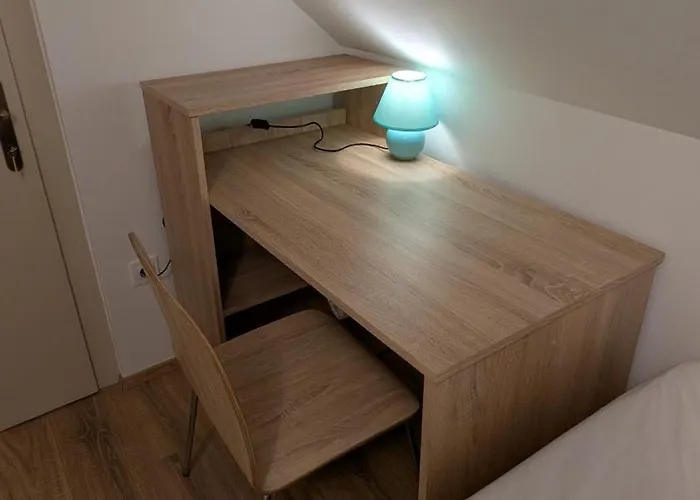 Cozy In The Center Of By The #1 Privat bolig *